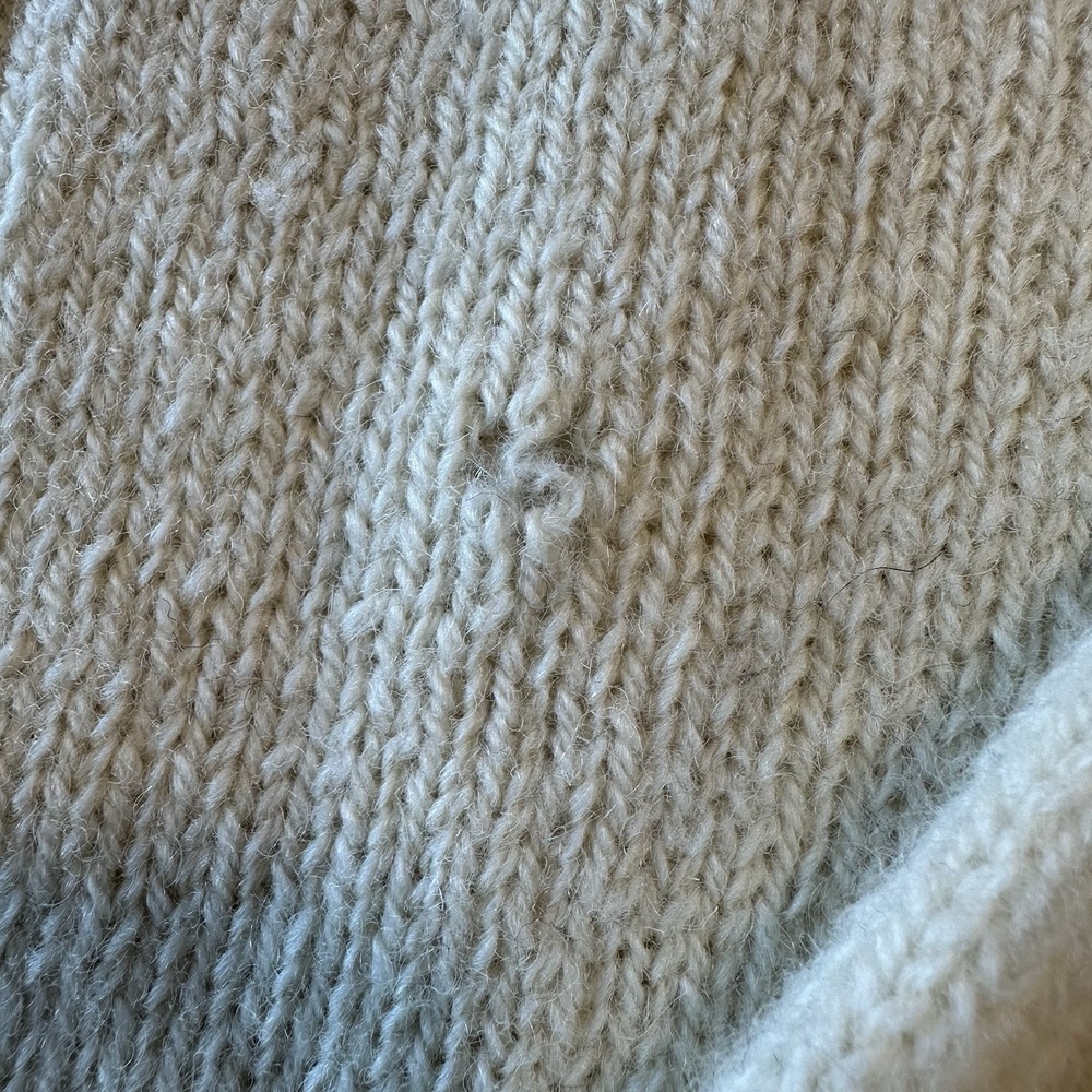 The Woolrich Womans White Size Large Sweater 100% Wool - Picture 6 of 9